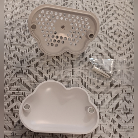 2 Cloud Shaped Hook & Cloud Mirror - Picture 5 of 8